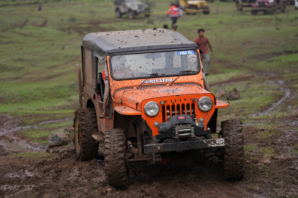 Engine Revving Action